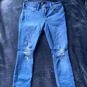low-medium waisted ripped hollister jeans